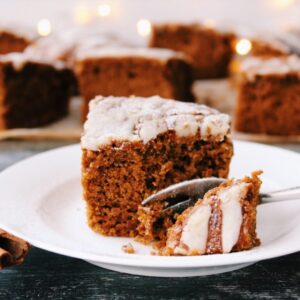 vegan gingerbread cake with lemon icing