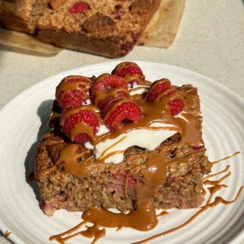 Biscoff & Raspberry Baked Oats (Vegan!)