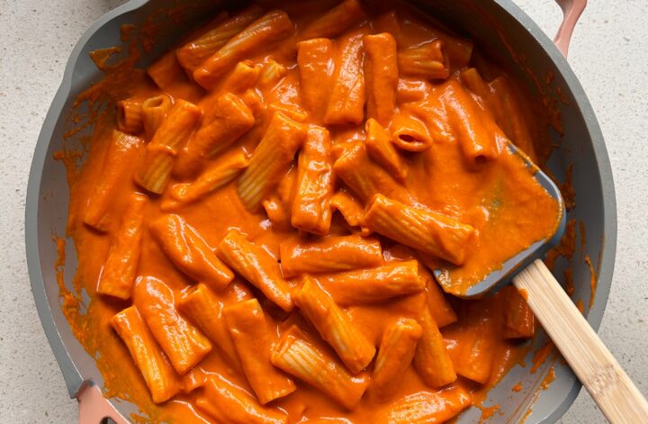 Creamy Red Pepper Pasta (Vegan)